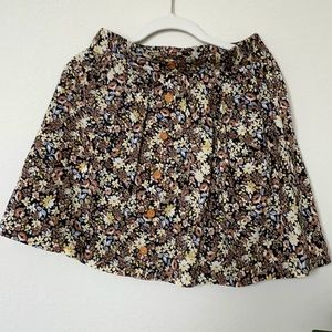 Floral skirt size Medium with pockets